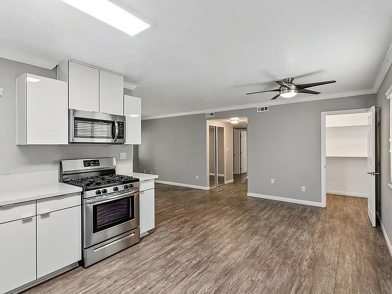Solara Apartment Homes — Photo 27