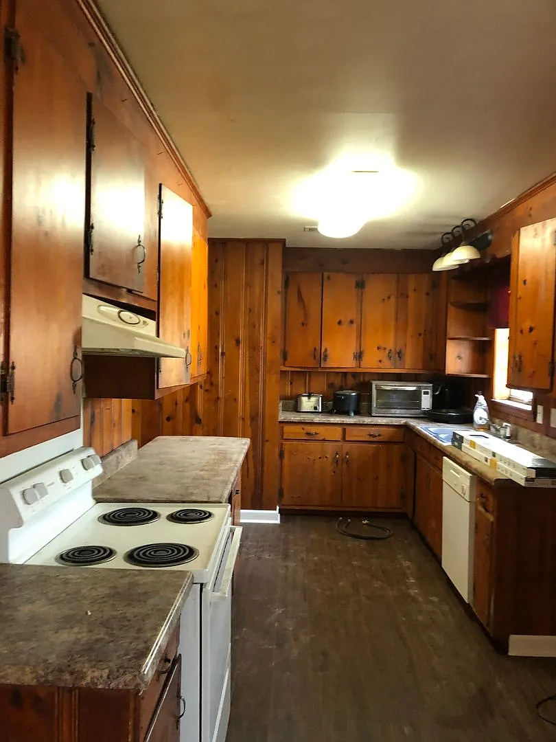 Home for Rent 950 Flag Lake — Photo 2
