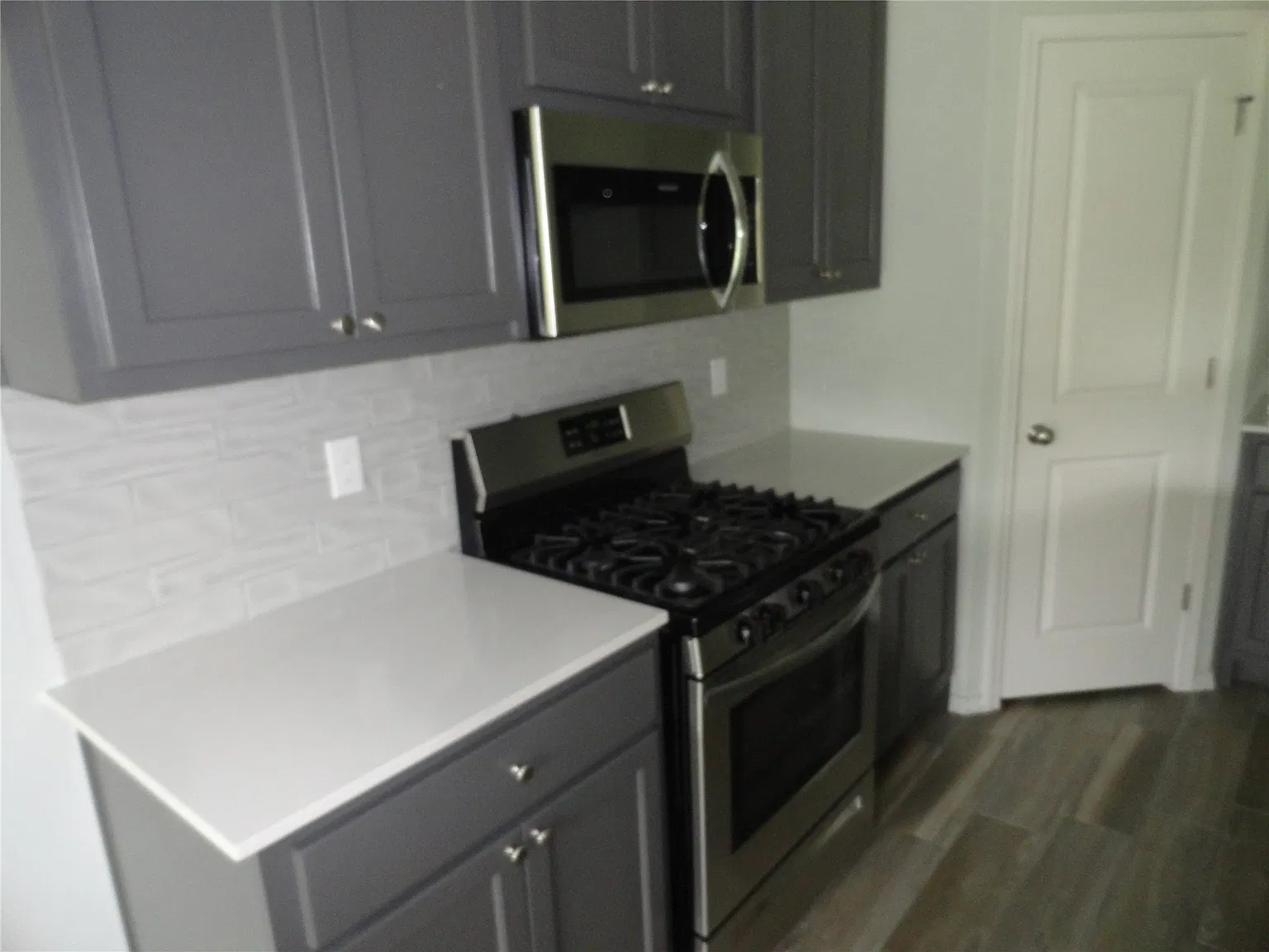3 bed, 2.0 bath, 1580 sqft, $1,895 — Photo 3