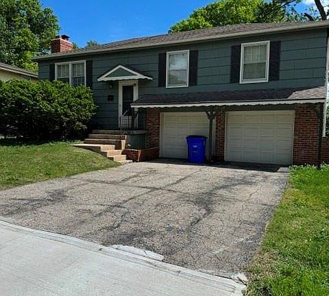 2nd image of 9257 Wedd St