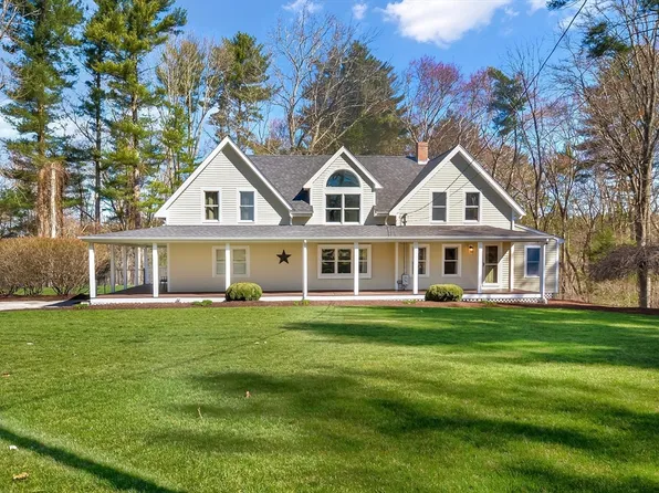 80 Plympton St, Middleboro, MA 02346