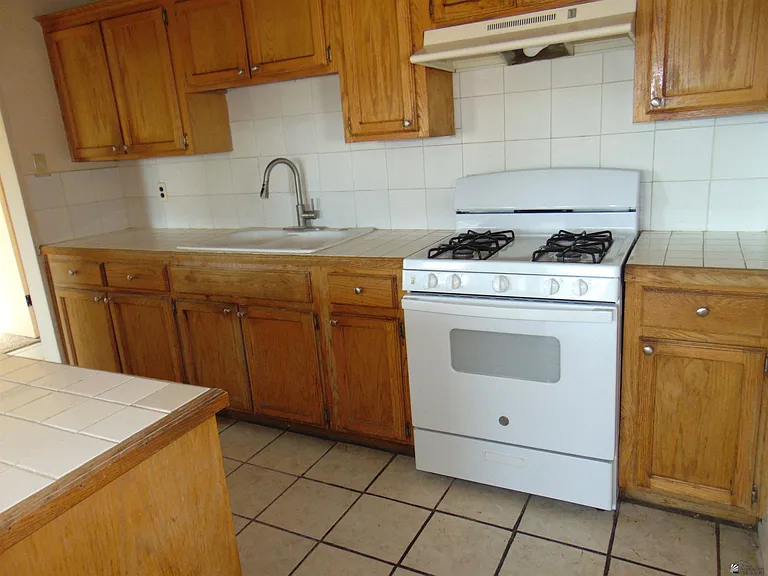 2070 E La Mesa St — Photo 6