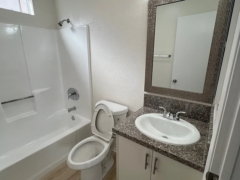 1350 Glenwood Rd #5 — Photo 10