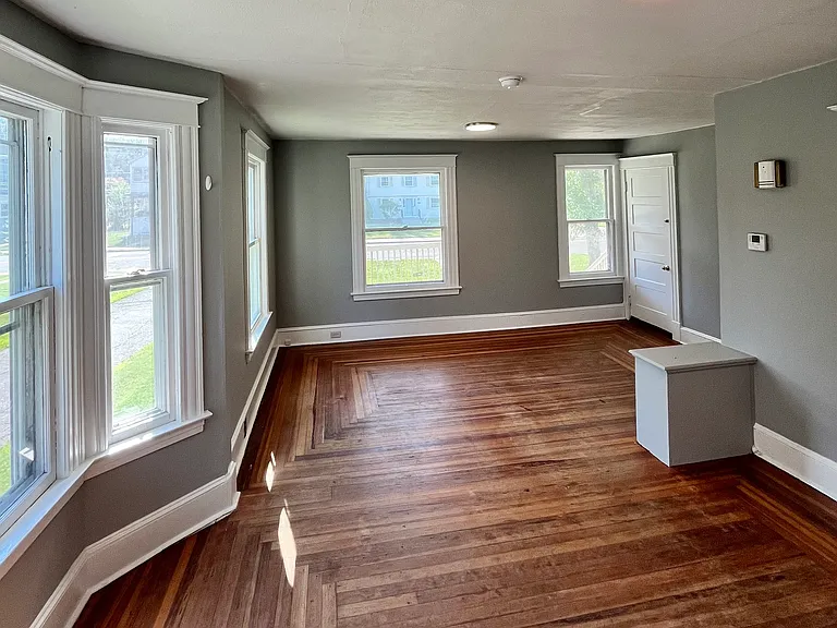 245 Bristol St #1 — Photo 3