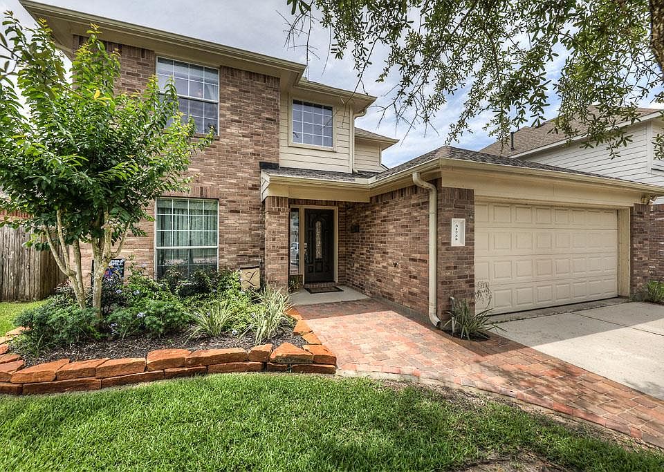 1st image of 31735 Royal Woods Ct