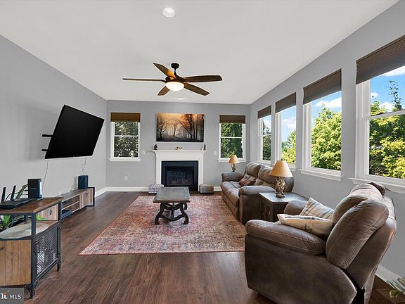 4th image of 11094 Sanandrew Dr
