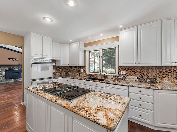 5th image of 3566 W Arbutus Dr