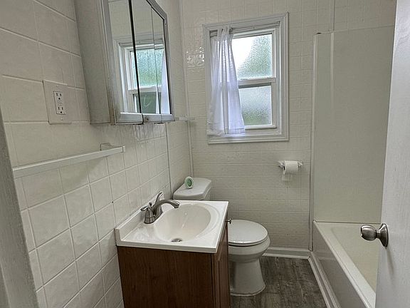 3rd image of 646 Robertsville Rd