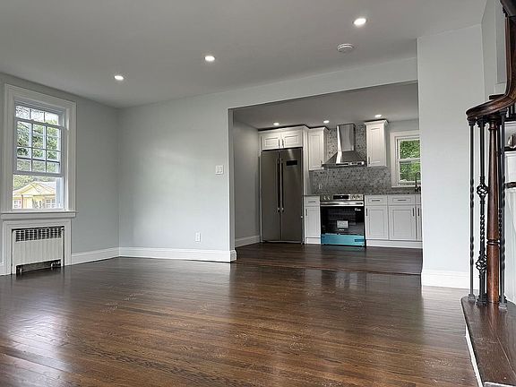 5th image of 1557 Wolcott Rd