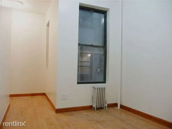 530 E 39th St, Brooklyn, NY 11203