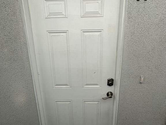 3rd image of 2110 Gaviota Ave #H