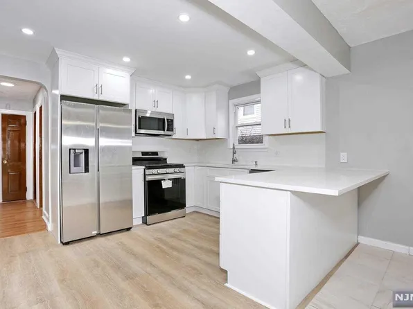 30 E Spring Valley Ave, Maywood, NJ 07607