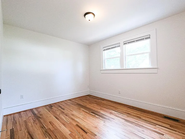 2 Norwood St — Photo 8