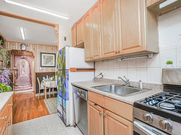 2675 East 7th Street image 17 of 28