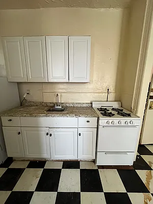 Rented by NYC LUXURY APT RENTALS CO LLC | media 11