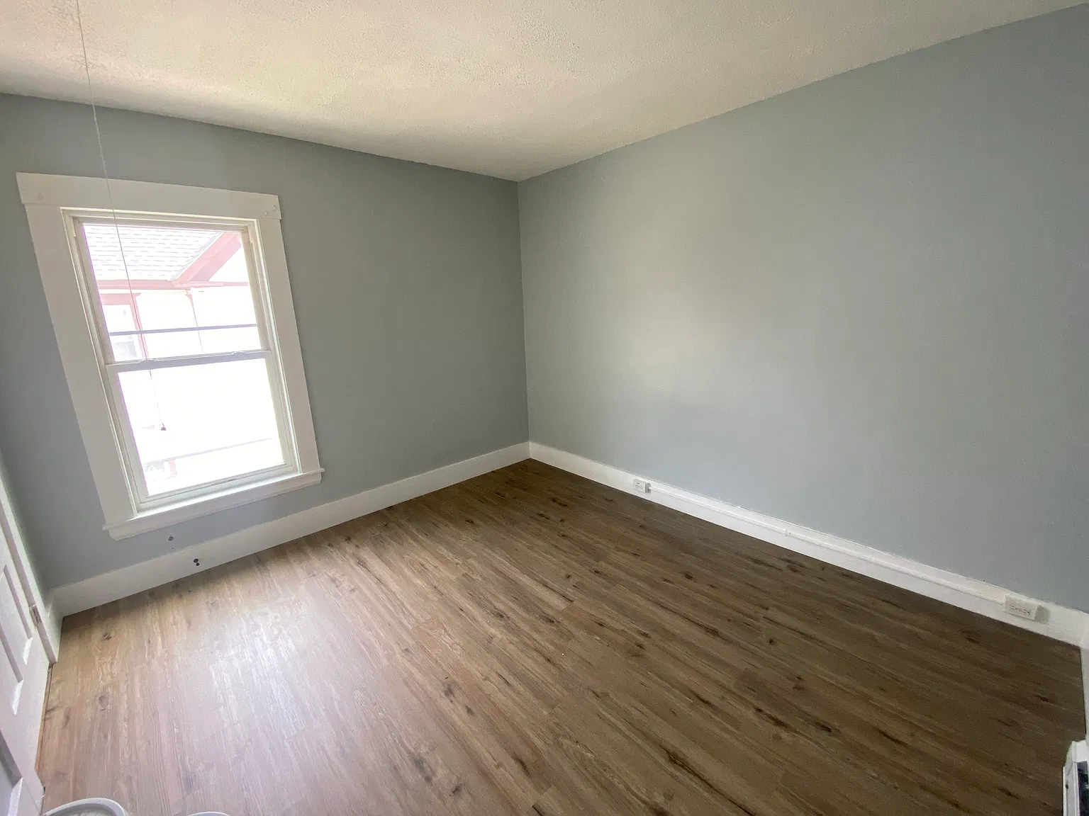 3 bed, 1200 sqft, $1,600 — Photo 2