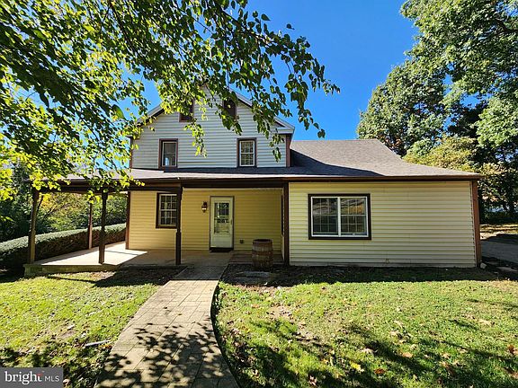 5th image of 1394 N Strickler Rd