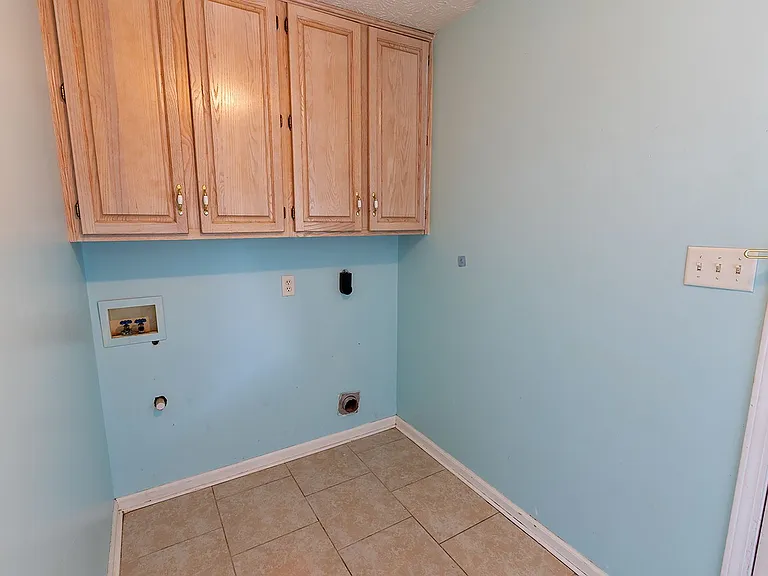1901 Calumet Pkwy — Photo 15