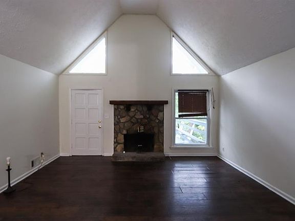4th image of 5211 Birdlake Dr