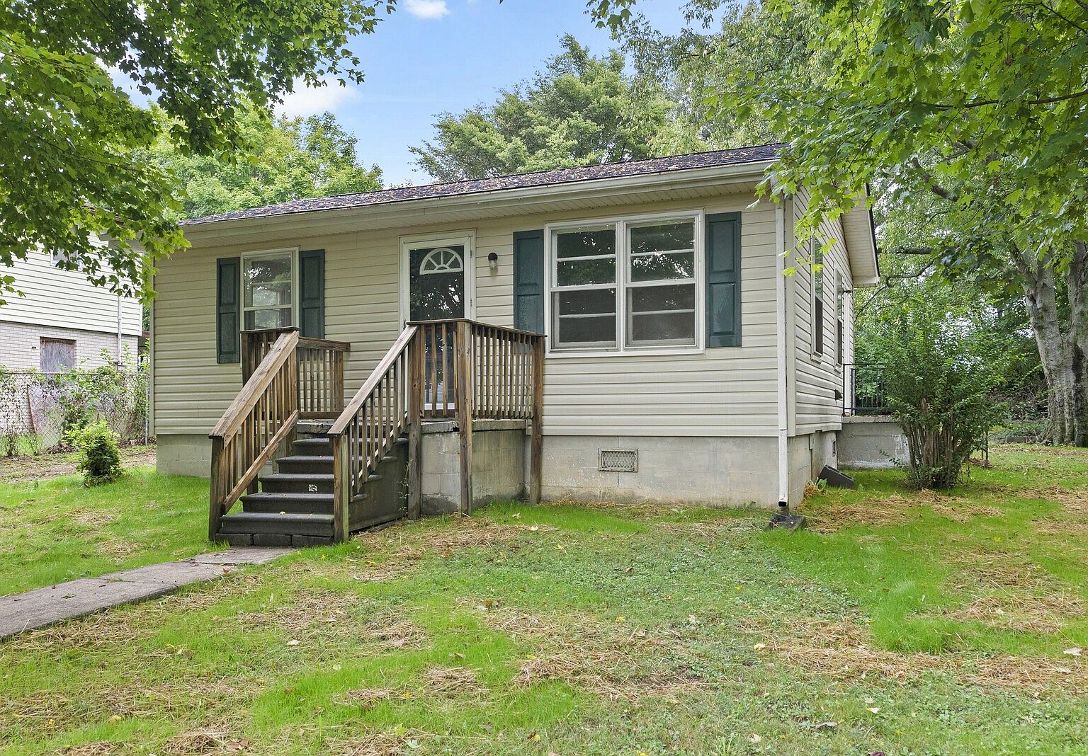 house on the hill S/S Tee (Tile) 100 house on the hill S/S Tee (Tile) 100