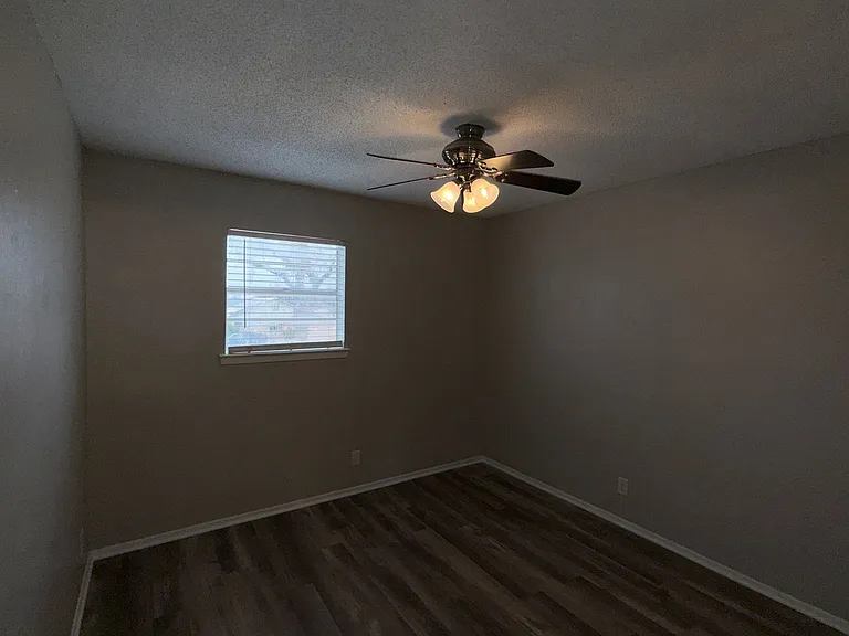 La Mesa Apartments — Photo 11