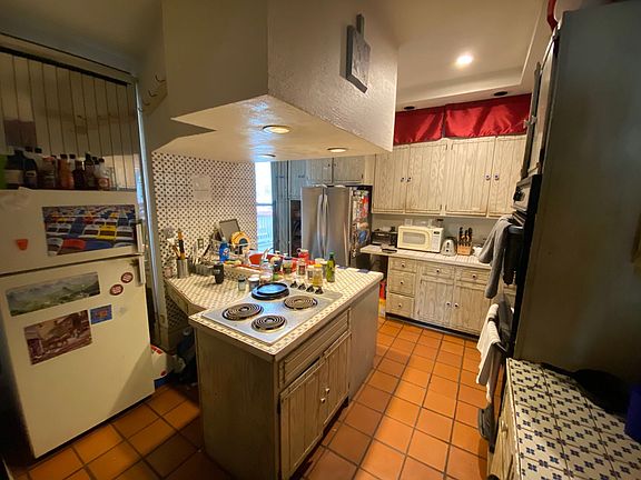 3rd image of 353 W 8th Ave #353