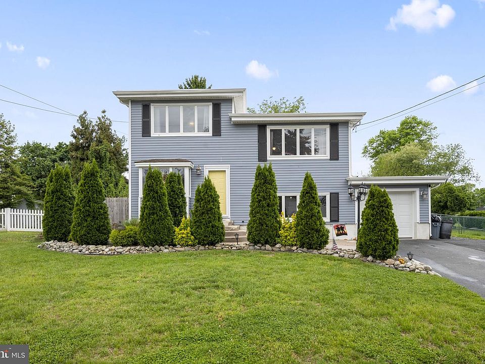 1st image of 13 Mallory Way