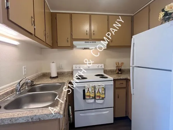 1130 10th St APT 102, Golden, CO 80401