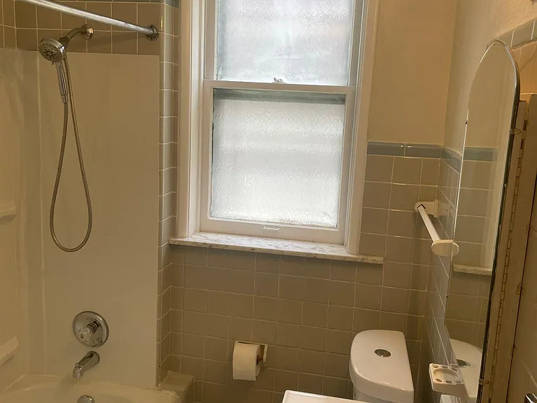 5244 Bancroft Ave #2 — Photo 13