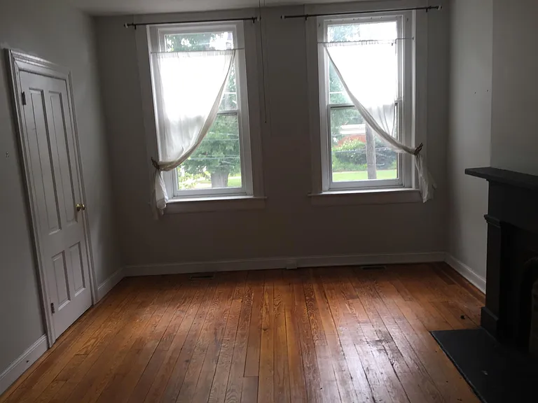 2917 E Marshall St — Photo 8