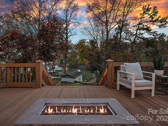 3rd image of 193 Broadview Cir