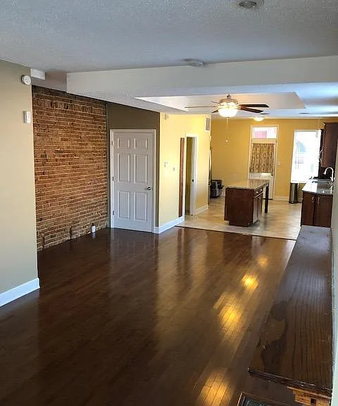 1206 Sidney St — Photo 2