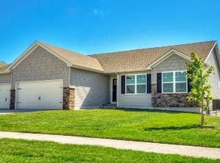 1412 Prairie Ridge Dr, Polk City, IA 50226