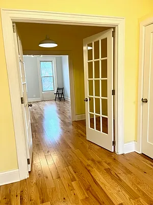 Rented by Alexander Bilu, LREB | media 19