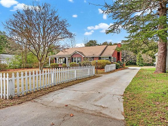 2nd image of 2159 New Holland Rd