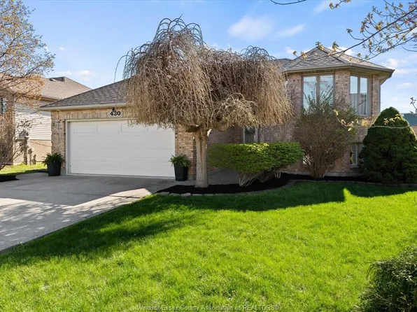 430 Woodridge Dr, Tecumseh, ON N8N 4V5