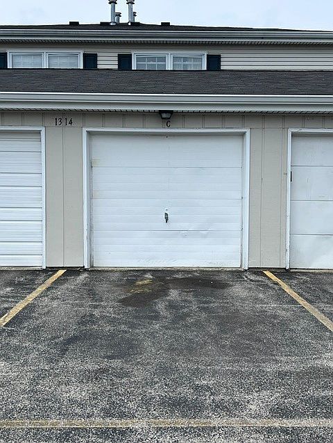 2nd image of 1314 Kingsbury Dr Unit C