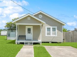112 Saint Charles Pl, Hahnville, LA 70057