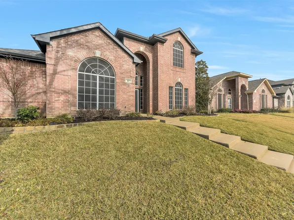 857 Summit Pointe, Lewisville, TX 75077