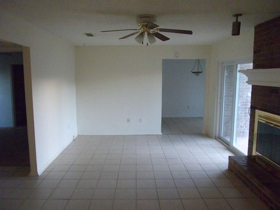2nd image of 1011 SW 61st St
