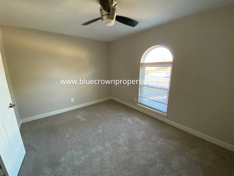 2032 Kings Rd — Photo 9