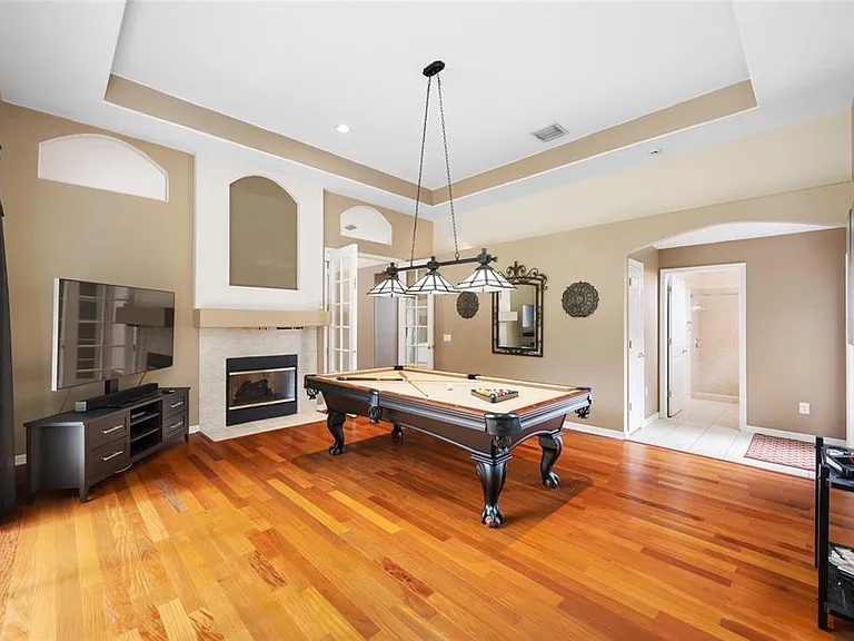 10675 Park Place Dr — Photo 25