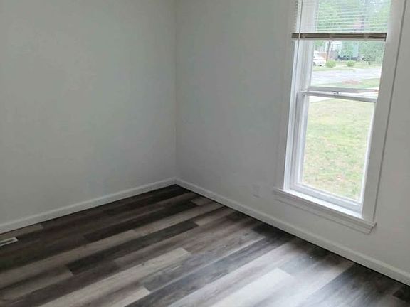 5th image of 174 Strong Ave APT 1
