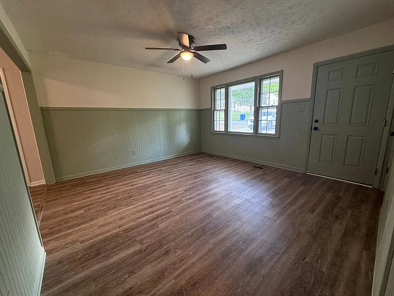 652 Monagan St — Photo 3