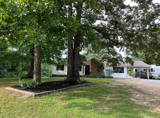 185 Pyburns Dr, Savannah, TN 38372