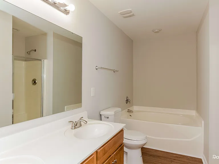 704 Perth Dr — Photo 11