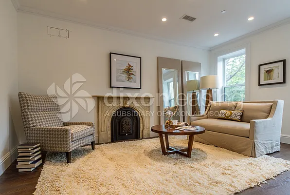 Rented by Dixon Advisory USA Inc. | media 20