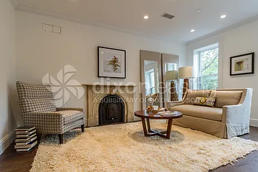 Rented by Dixon Advisory USA Inc.