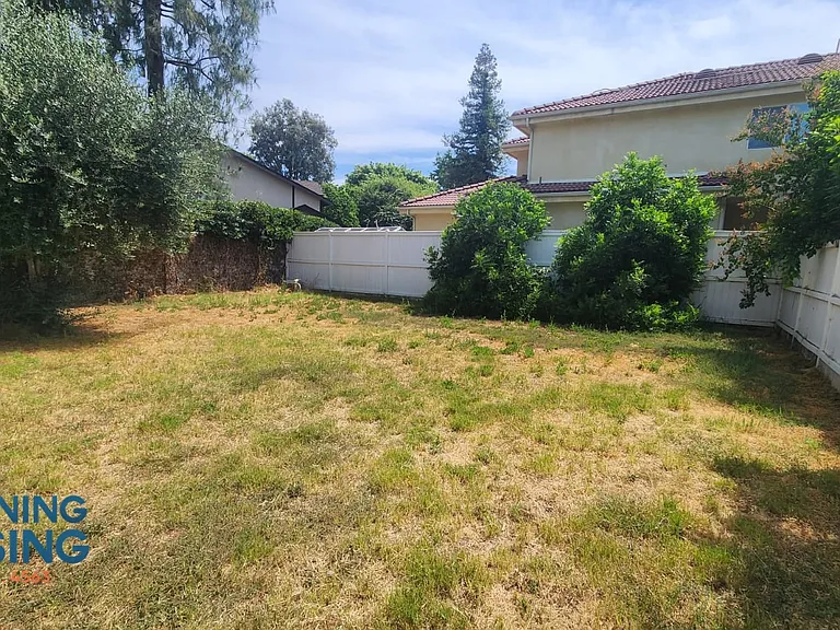 6182 Yolanda Ave — Photo 23
