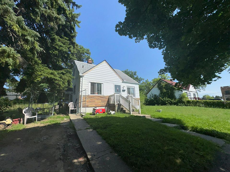 2nd image of 18622 Lamont St